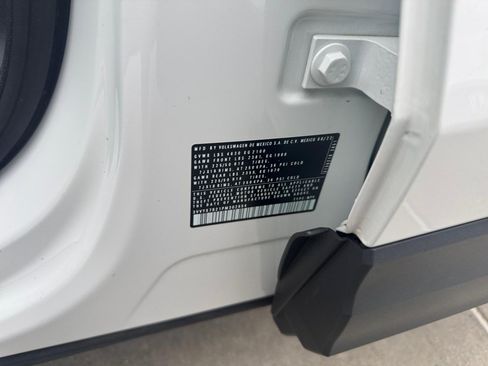Certified 2023 Volkswagen Taos SE AWD/4WD image 35