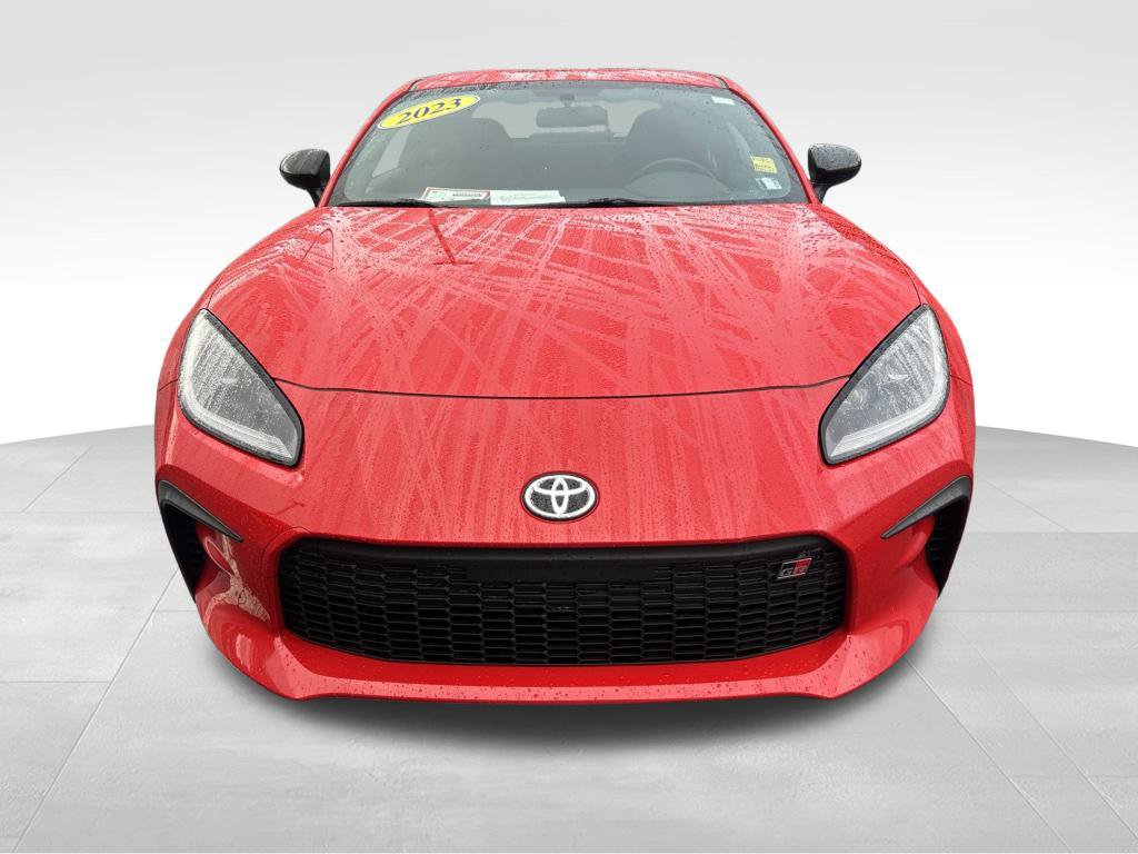 Certified 2023 Toyota GR86 w/ ALL Weather Mat Package (TMS) RWD image 8