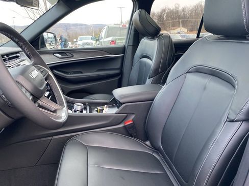 New 2025 Jeep Grand Cherokee Limited image 22