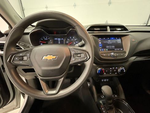 Used 2023 Chevrolet TrailBlazer LT image 34