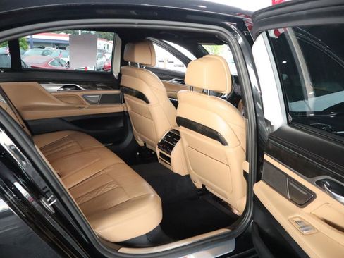 Used 2017 BMW 740i RWD image 37