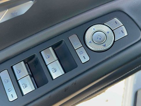 Used 2024 Genesis GV80 2.5T AWD/4WD image 22