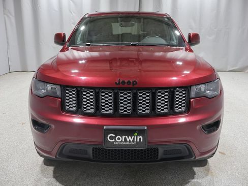 Used 2018 Jeep Grand Cherokee Altitude AWD/4WD image 6