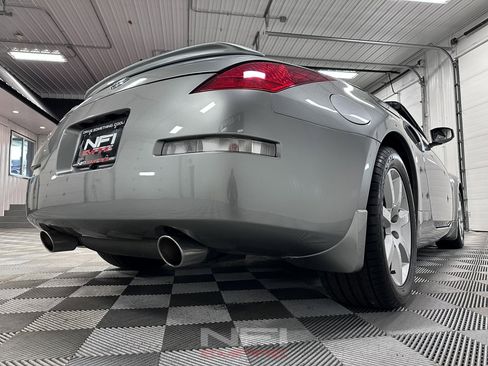 Used 2004 Nissan 350Z Touring RWD image 21