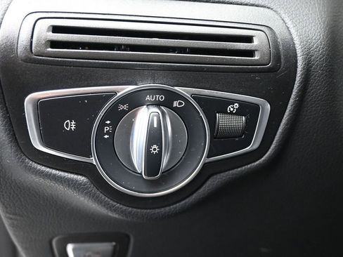 Used 2023 Mercedes-Benz GLC 300 4MATIC Coupe image 11