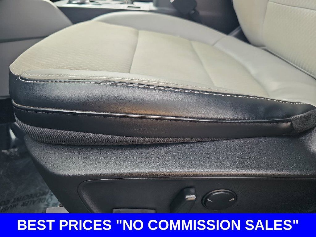 Used 2025 Ford Escape SE FWD image 30