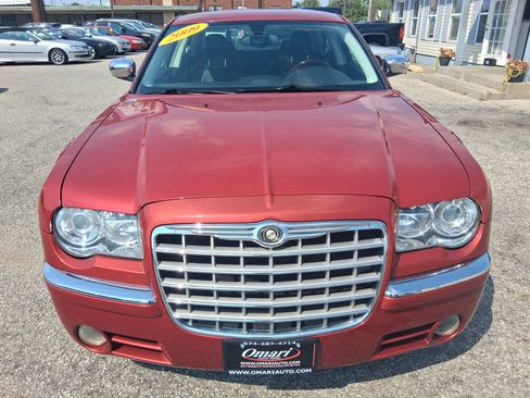 Used 2009 Chrysler 300 C RWD image 8