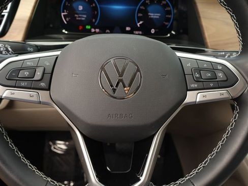 Certified 2025 Volkswagen Atlas SE FWD image 23