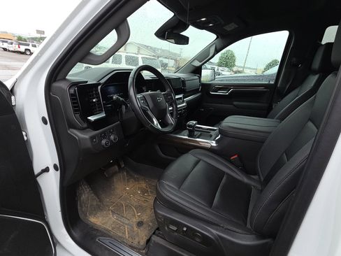 Used 2023 Chevrolet Silverado 1500 RST w/ Rally Edition AWD/4WD image 9