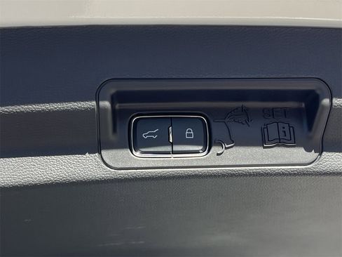 New 2025 Ford Explorer Active w/ Active Comfort Package image 22