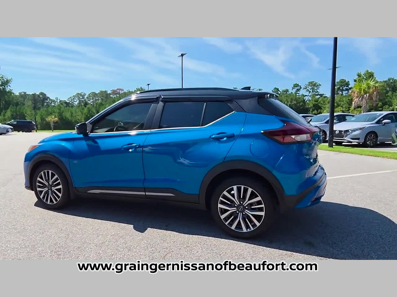 Used 2023 Nissan Kicks SR w/ SR Premium Package FWD image 26