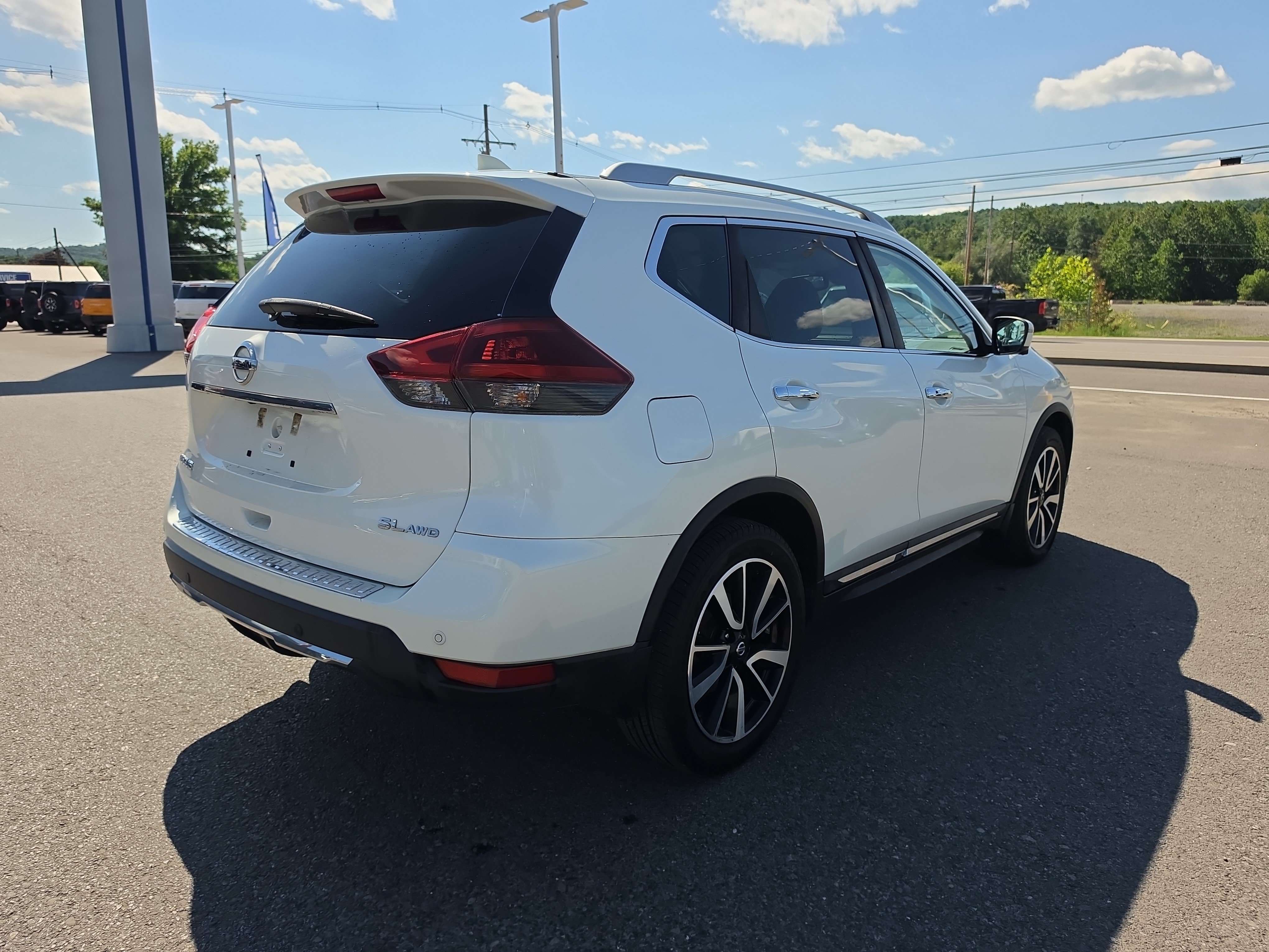 Used 2019 Nissan Rogue SL AWD/4WD image 3