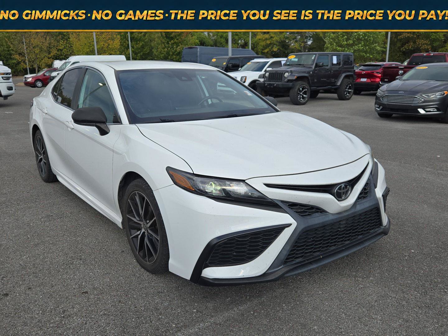 Used 2021 Toyota Camry SE w/ Carpet Mat Package (TMS) FWD image 1