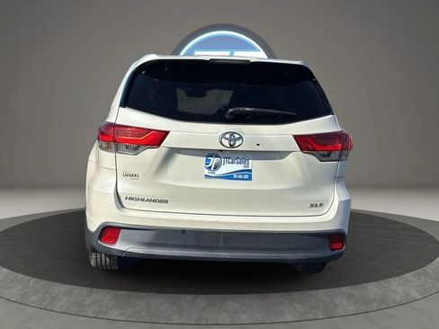 Used 2018 Toyota Highlander XLE FWD image 15