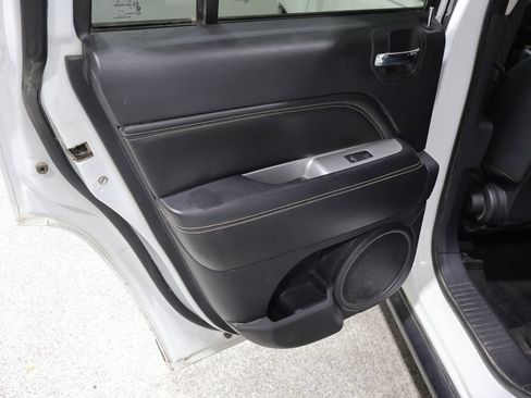 Used 2015 Jeep Compass High Altitude FWD image 18