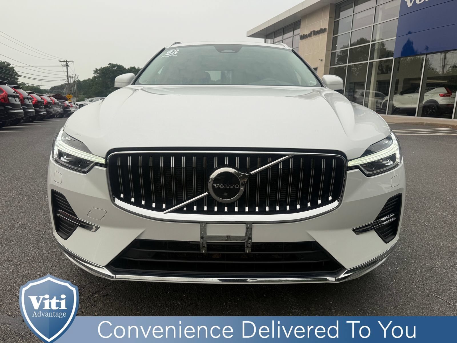 Certified 2023 Volvo XC60 B6 Ultimate w/ Protection Package Premier AWD/4WD image 3