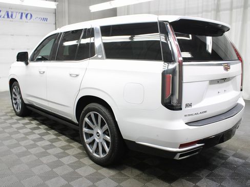 Used 2023 Cadillac Escalade Premium Luxury Platinum image 5