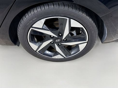 Used 2022 Hyundai Elantra Limited FWD image 38