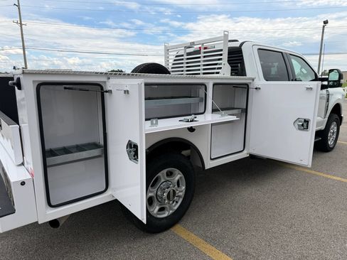 Used 2025 Ford F350 XLT AWD/4WD image 8