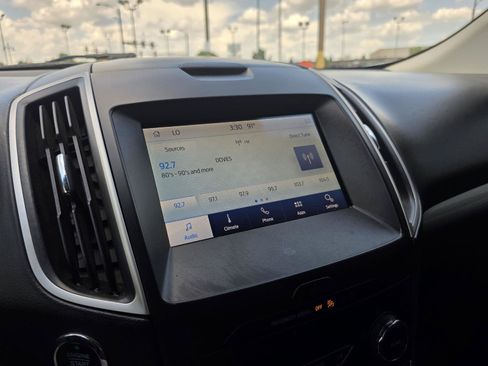 Used 2019 Ford Edge SEL w/ Equipment Group 201A FWD image 19