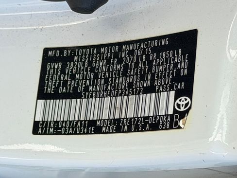 Used 2015 Toyota Corolla L image 22