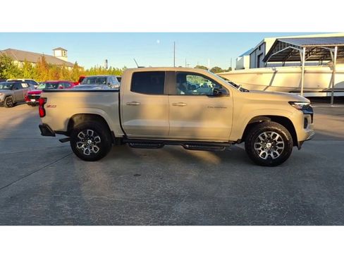 Used 2024 Chevrolet Colorado Z71 w/ Z71 Convenience Package 2 image 9