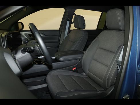 Used 2024 Chevrolet Traverse LT FWD image 24
