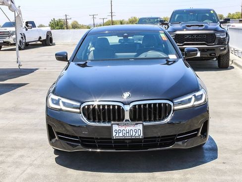 Used 2021 BMW 540i w/ Premium Package RWD image 3