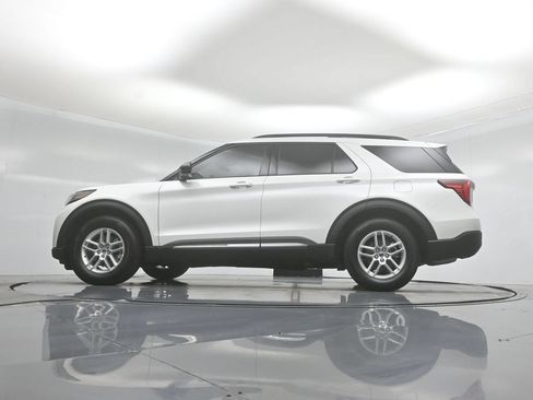 Used 2025 Ford Explorer Active RWD image 53