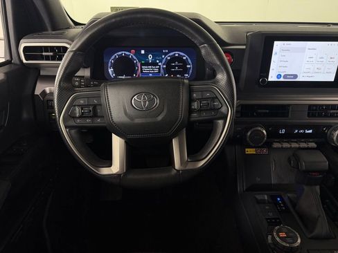 Used 2025 Toyota 4Runner TRD Off-Road AWD/4WD image 12