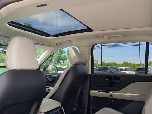 New 2026 Lincoln Aviator 2WD image 21