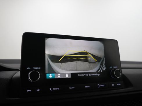 Used 2024 Honda CR-V LX image 27