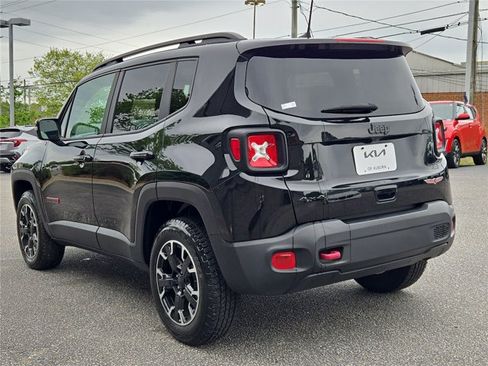 Used 2023 Jeep Renegade Trailhawk AWD/4WD image 39