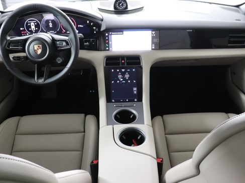 Used 2025 Porsche Taycan image 21