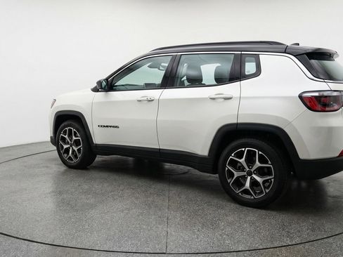 Used 2025 Jeep Compass Limited image 6