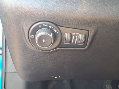 Used 2025 Jeep Compass Limited AWD/4WD image 19