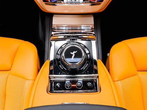 Used 2022 Rolls-Royce Phantom Sedan w/ The Phantom Package RWD image 43