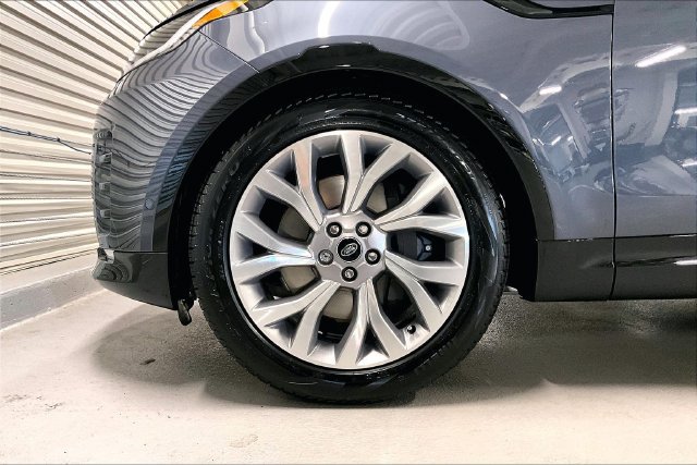New 2026 Land Rover Discovery Limited Edition AWD/4WD image 10