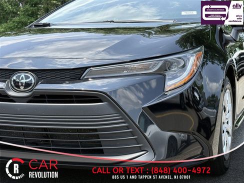 Used 2024 Toyota Corolla LE FWD image 39