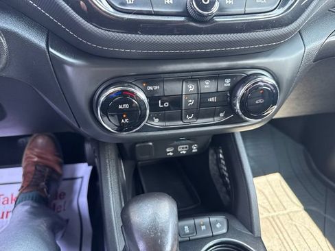 Used 2022 Chevrolet TrailBlazer ACTIV w/ Sun and Liftgate Package FWD image 27