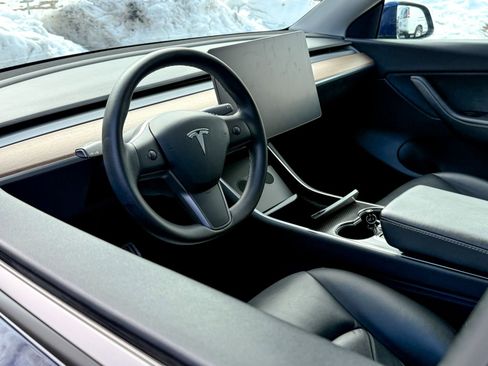 Used 2020 Tesla Model Y Performance image 13