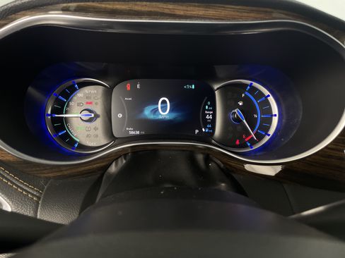 Used 2021 Chrysler Pacifica Pinnacle FWD image 18