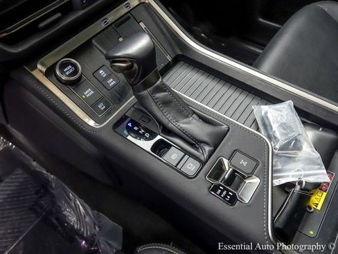 Used 2024 Lexus GX 550 image 24