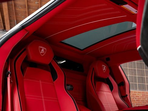 Used 2022 Lamborghini Aventador Countach image 26