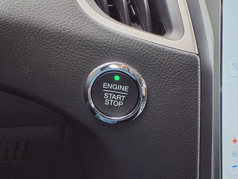 Used 2022 Ford Edge SEL w/ Convenience Package image 23