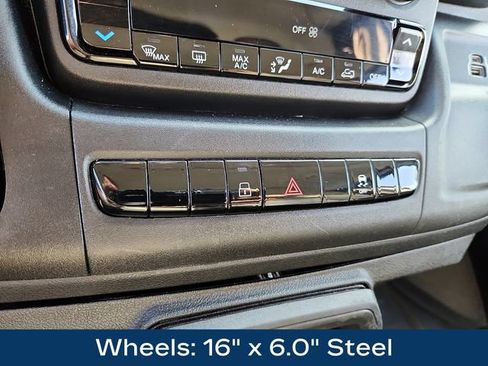 Used 2025 RAM ProMaster 2500 w/ Convenience Group FWD image 17
