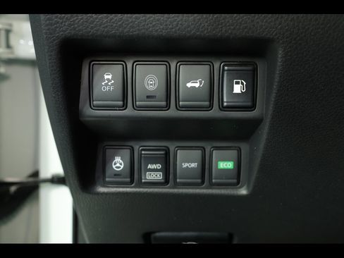 Used 2018 Nissan Rogue SL image 31