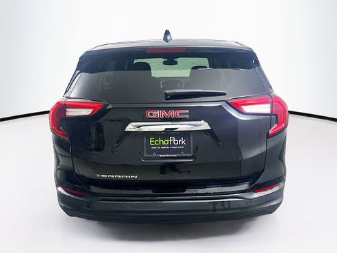 Used 2024 GMC Terrain SLE image 7