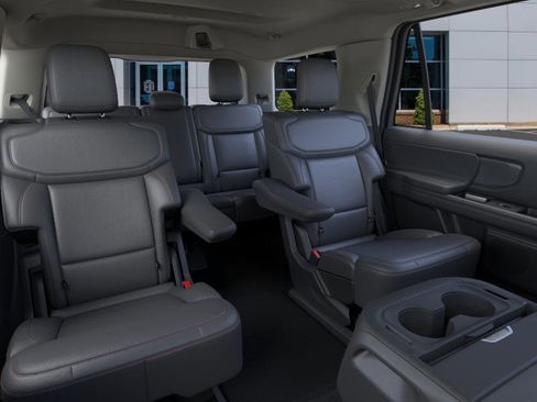 New 2025 Ford Expedition Active image 11