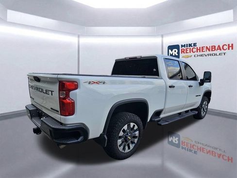Used 2022 Chevrolet Silverado 2500 Custom w/ Custom Convenience Package AWD/4WD image 4